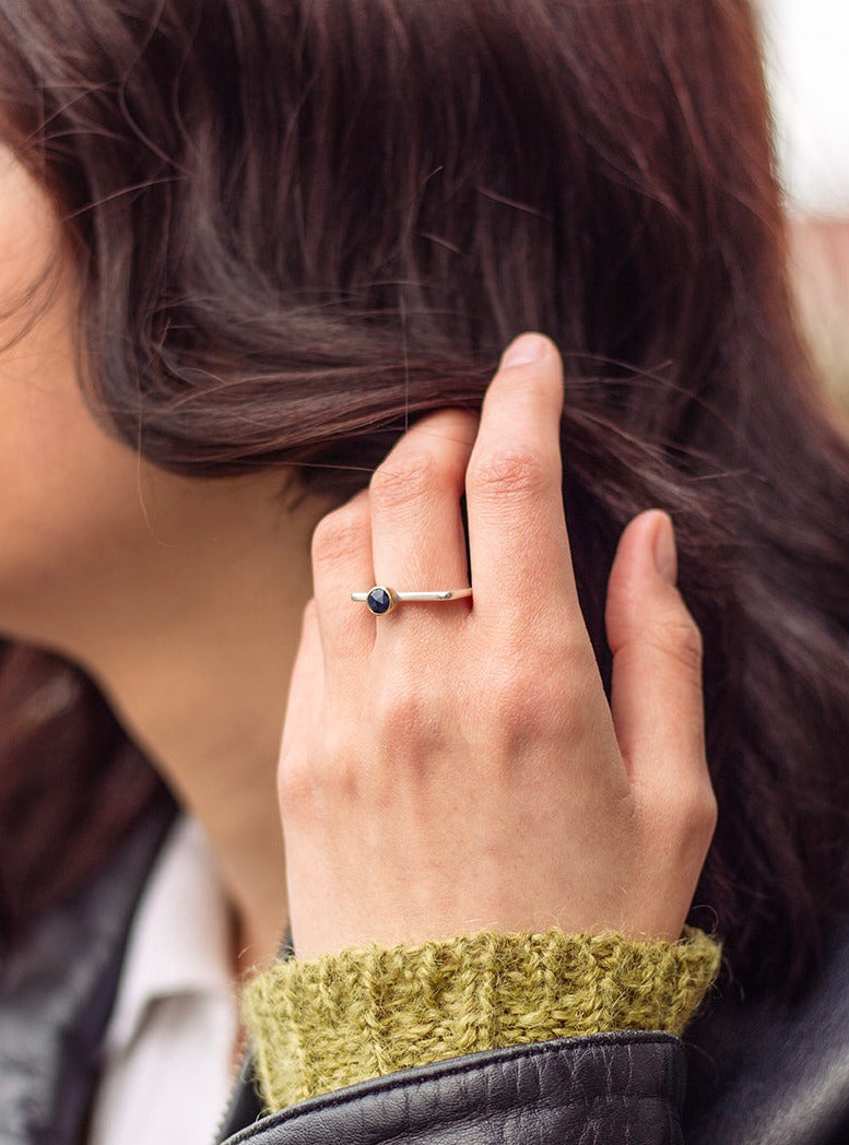 Square silver ring with rosecut sapphire, modelled by Holly www.barbaraspence.co.uk